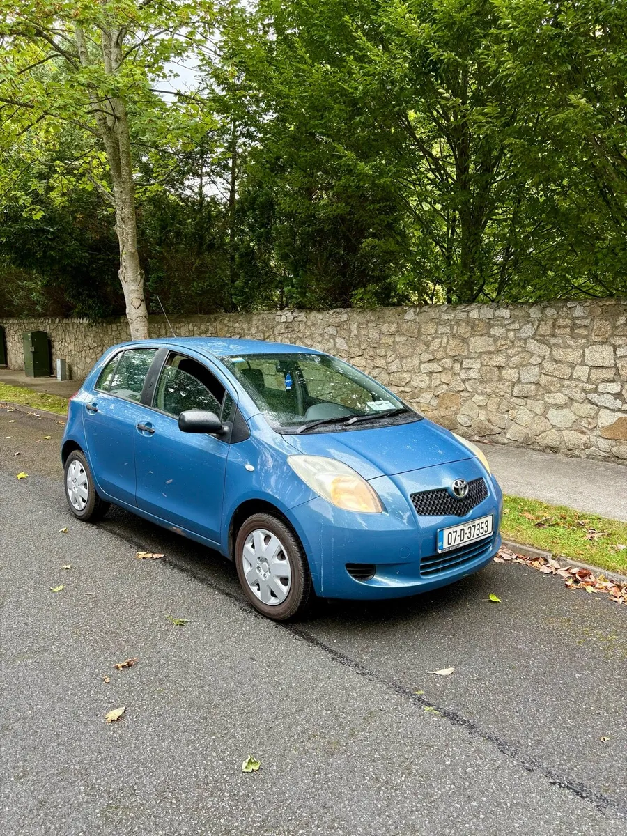 Toyota Yaris 1.0 Petrol - Only 162k km - Image 2