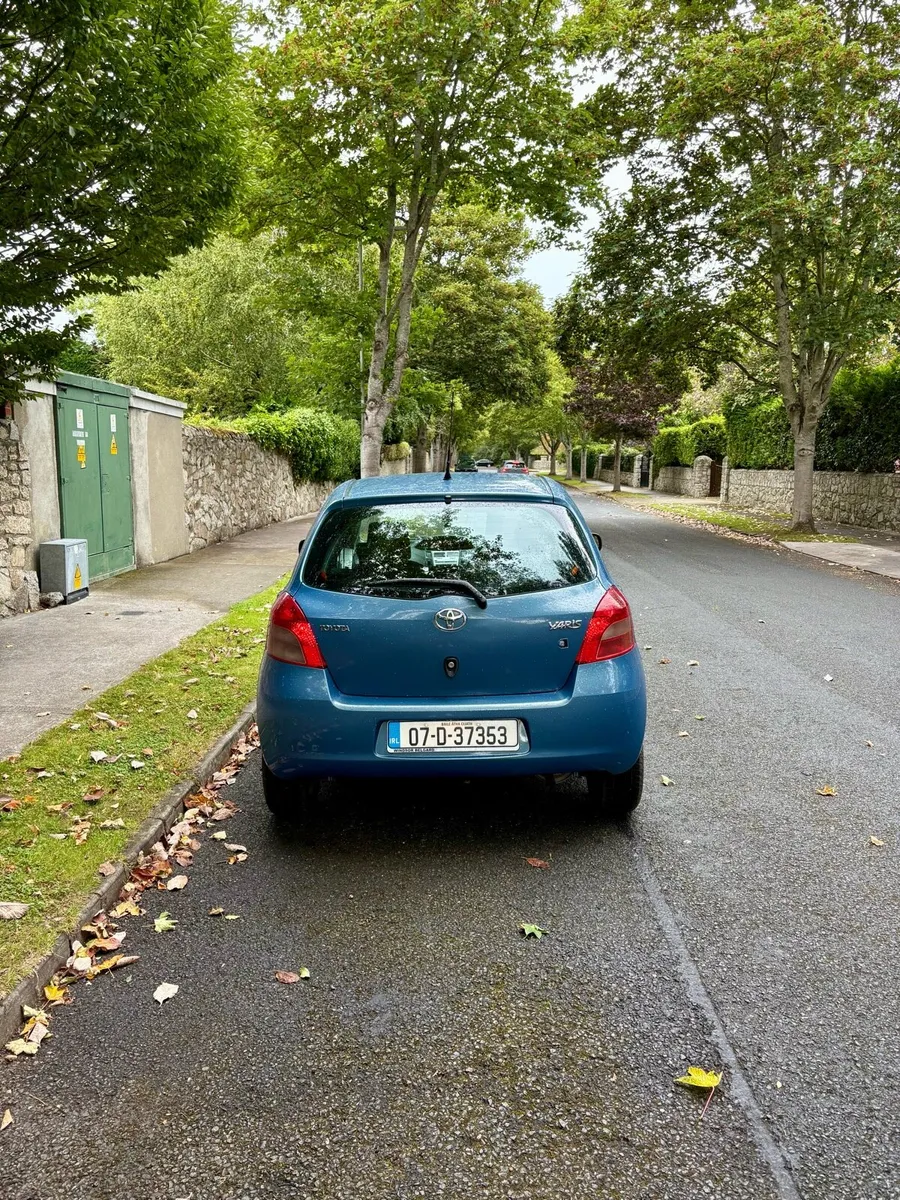 Toyota Yaris 1.0 Petrol - Only 162k km - Image 3