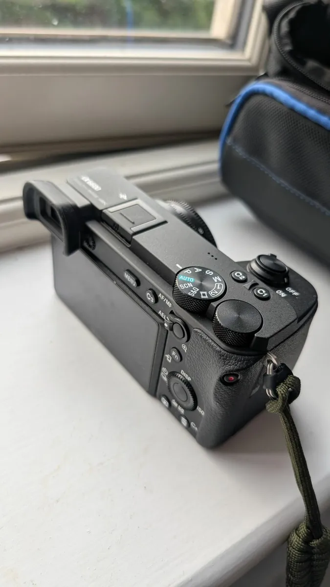 SONY a6600 Mirrorless Camera - Image 2