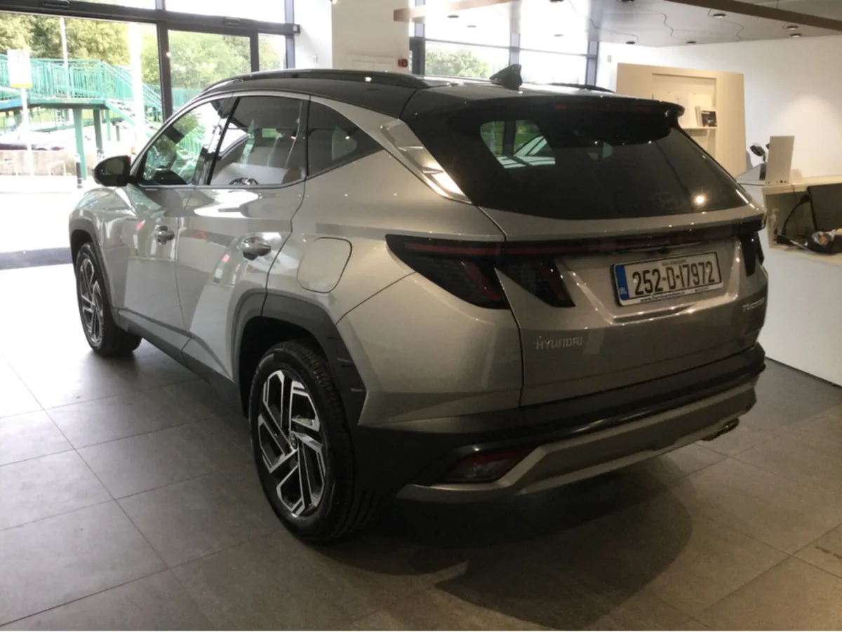Hyundai Tucson EXECUTIVE PLUS HYBRID ** SHOWROOM D - Image 3