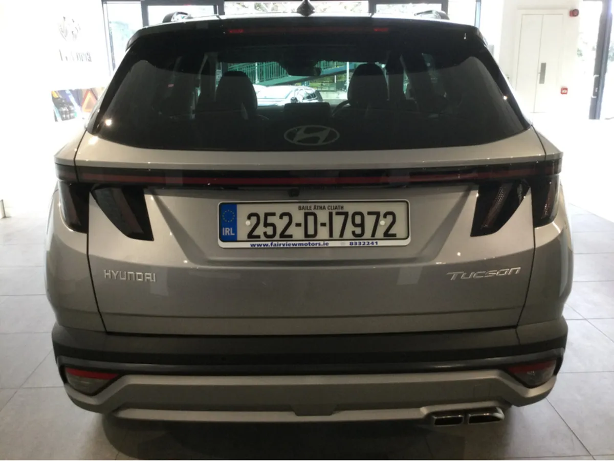 Hyundai Tucson EXECUTIVE PLUS HYBRID ** SHOWROOM D - Image 4