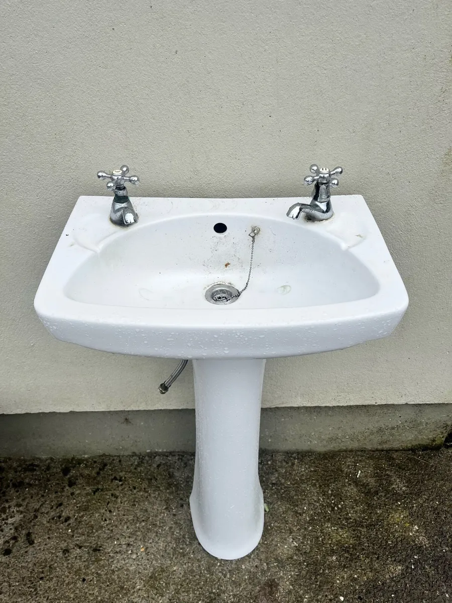 Wash hand basin - Image 1