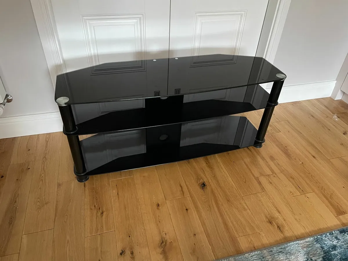 TV stand - Image 1