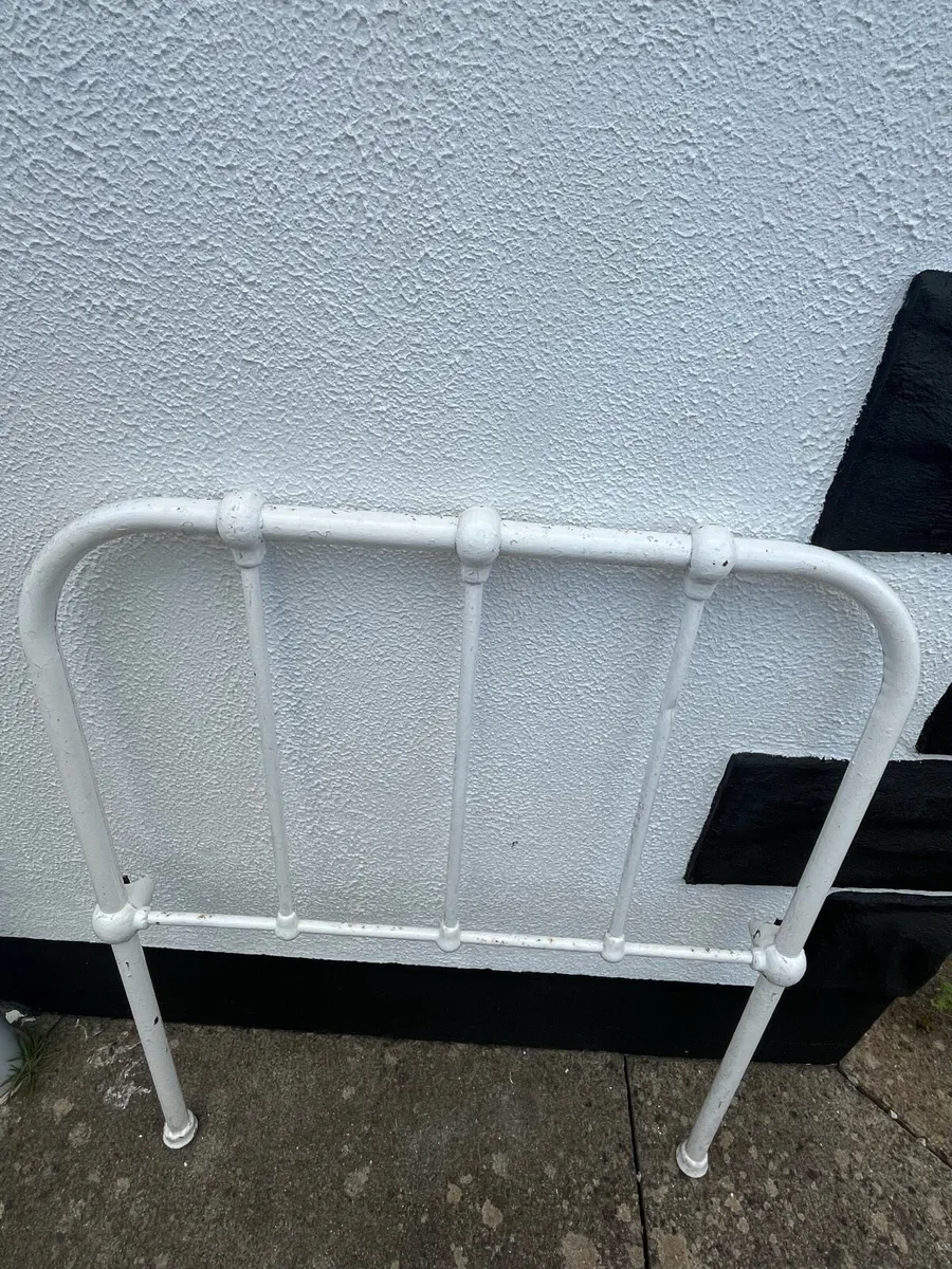Wrought iron single bed frame - Image 1