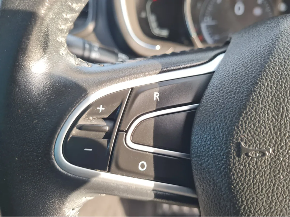 Renault Grand Scenic DYNAMIQUE S NAV D 4DR - Image 3