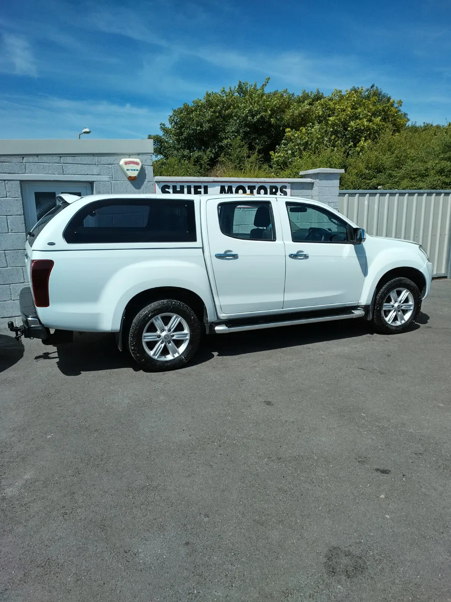 Isuzu D-Max 2018 - Image 1