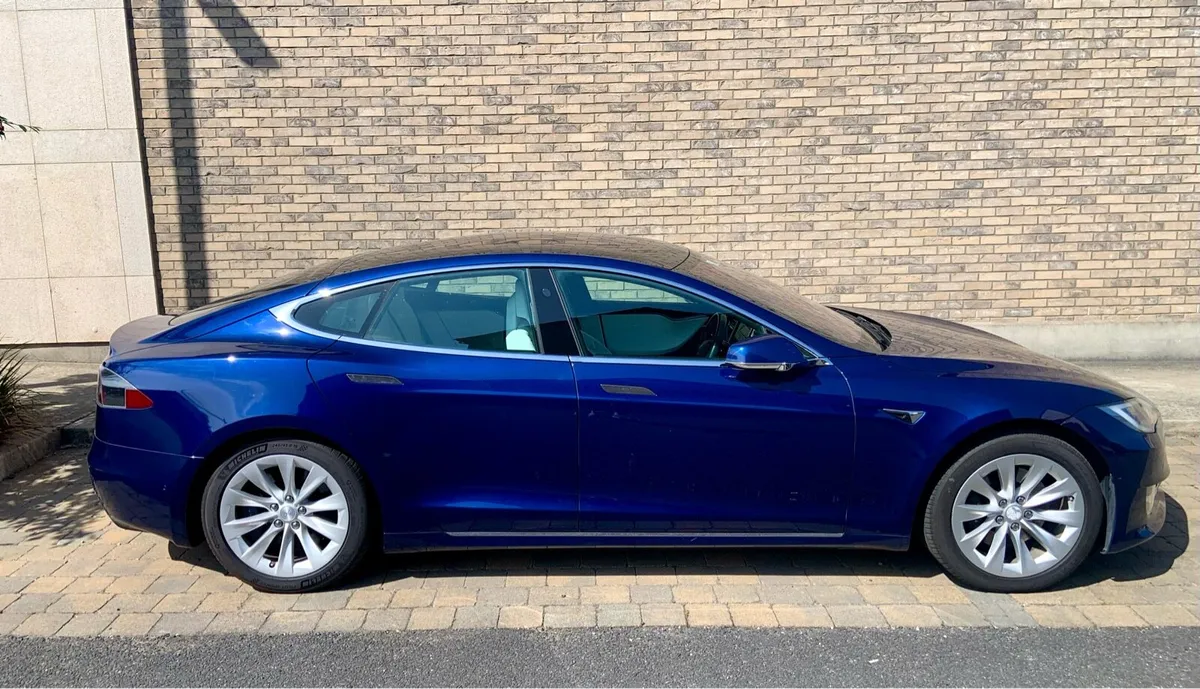 Tesla Model S - Image 2