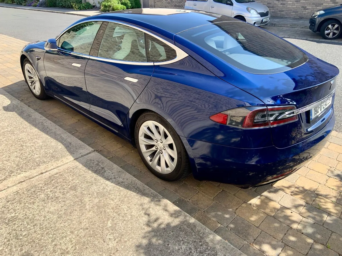 Tesla Model S - Image 4