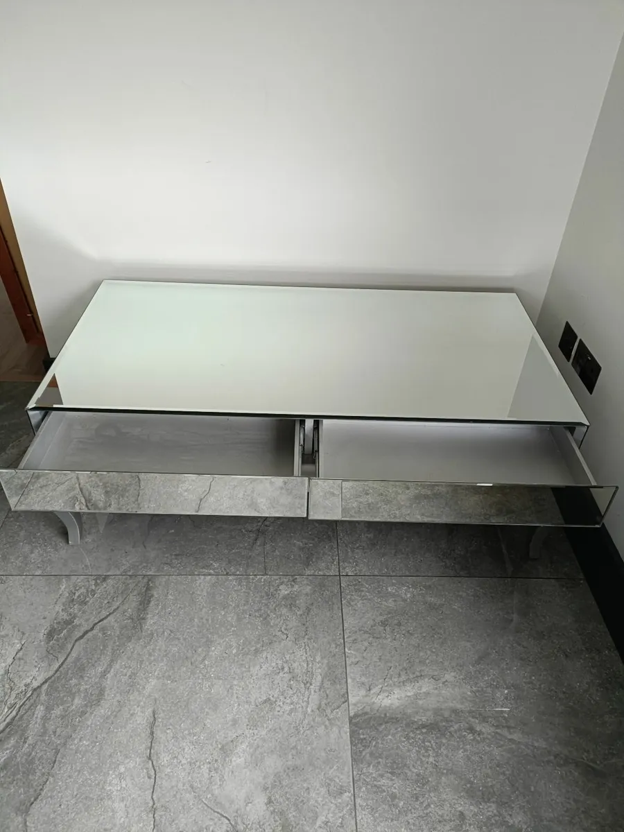 Glass coffee table with 4 touch opening drawers. - Image 2