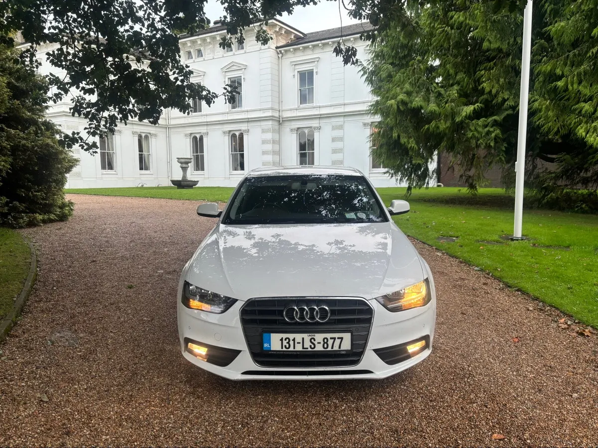 2013 Audi A4 TECHNIK model high spec 2.0 TDI 136 b - Image 3