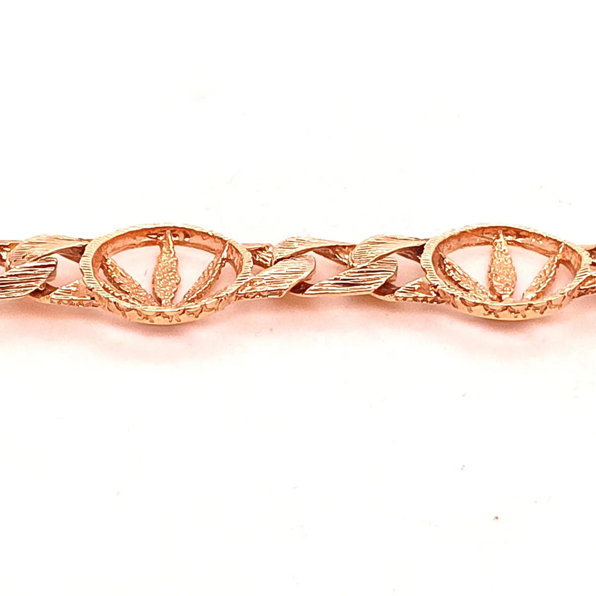9k Gold Cannabis Leaf Bracelet - Image 3
