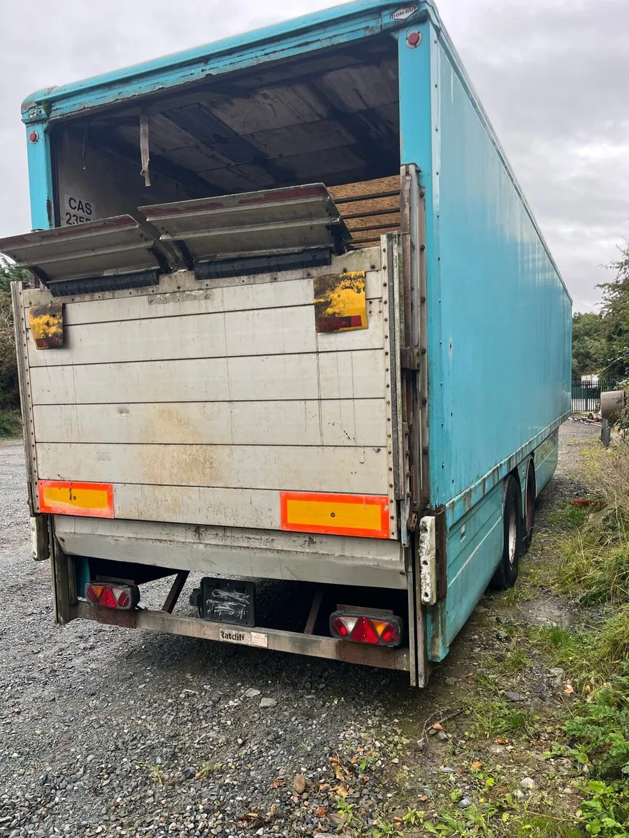 40 foot box body trailer - Image 3