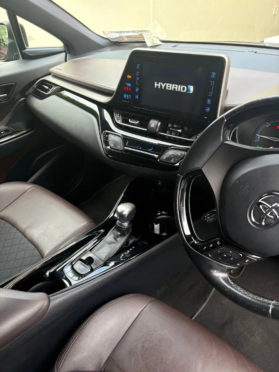 Toyota C-HR 2017 - Image 3
