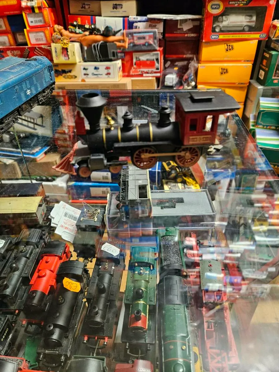 Hornby Disney Toy Story Steam Engine - Image 2