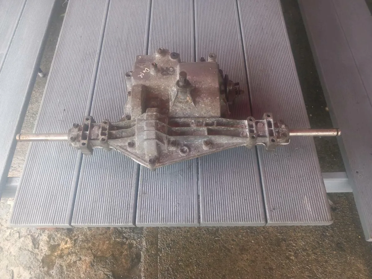 Husqvarna/peerless manual gearbox for sale - Image 3