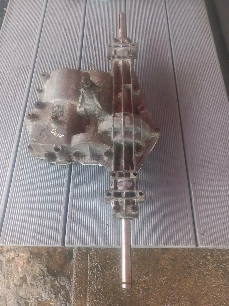 Husqvarna/peerless manual gearbox for sale - Image 4