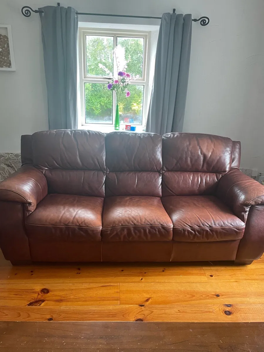 Leather brown couch 3+1+1 - Image 1