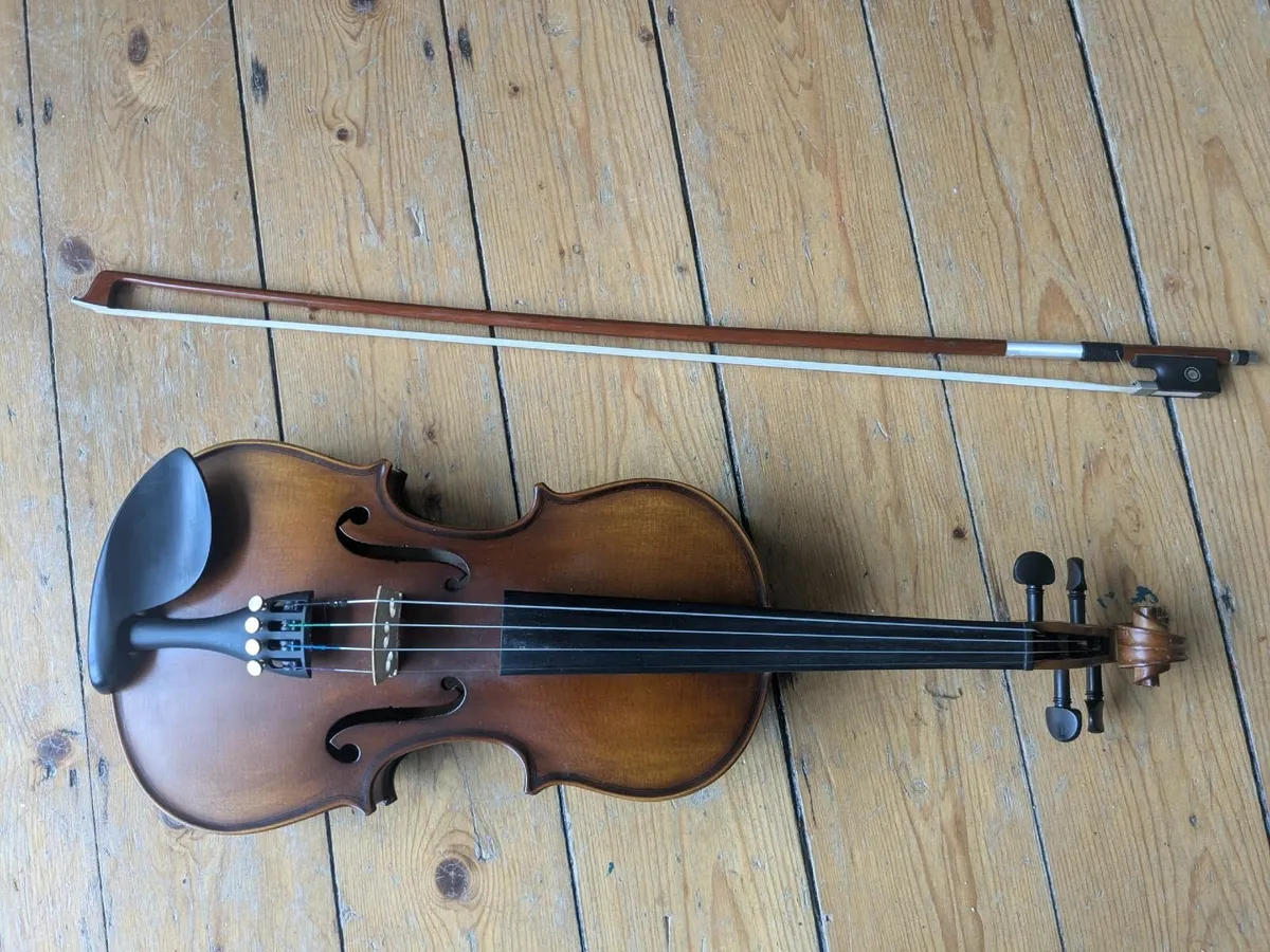 Violin 1/2 size - from Crehan Musical Instruments - Image 2
