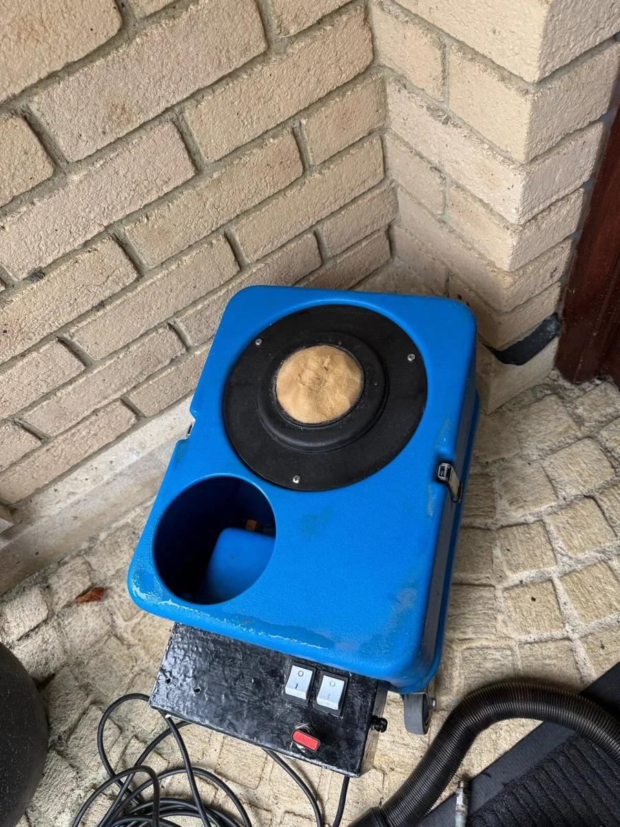 Spot cleaning machine - Image 2