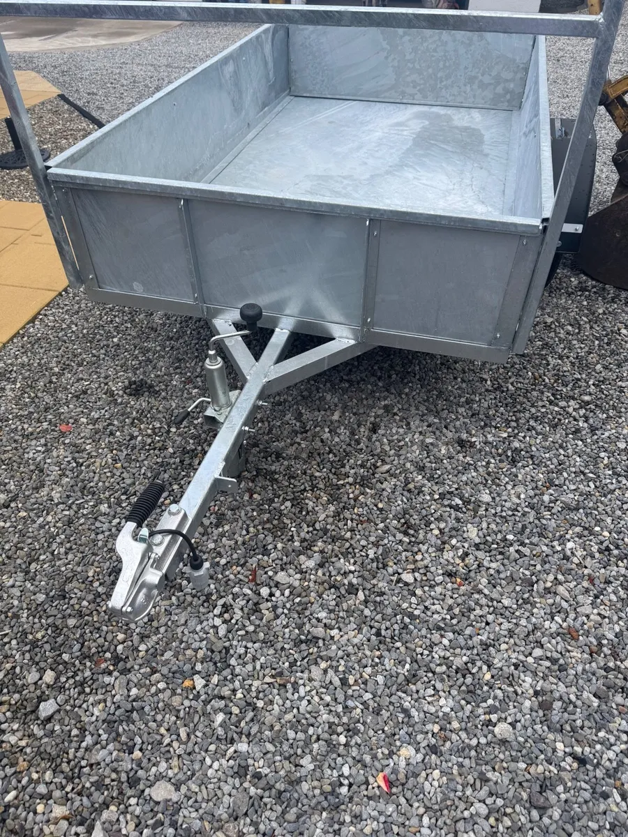 Trailers - Image 2