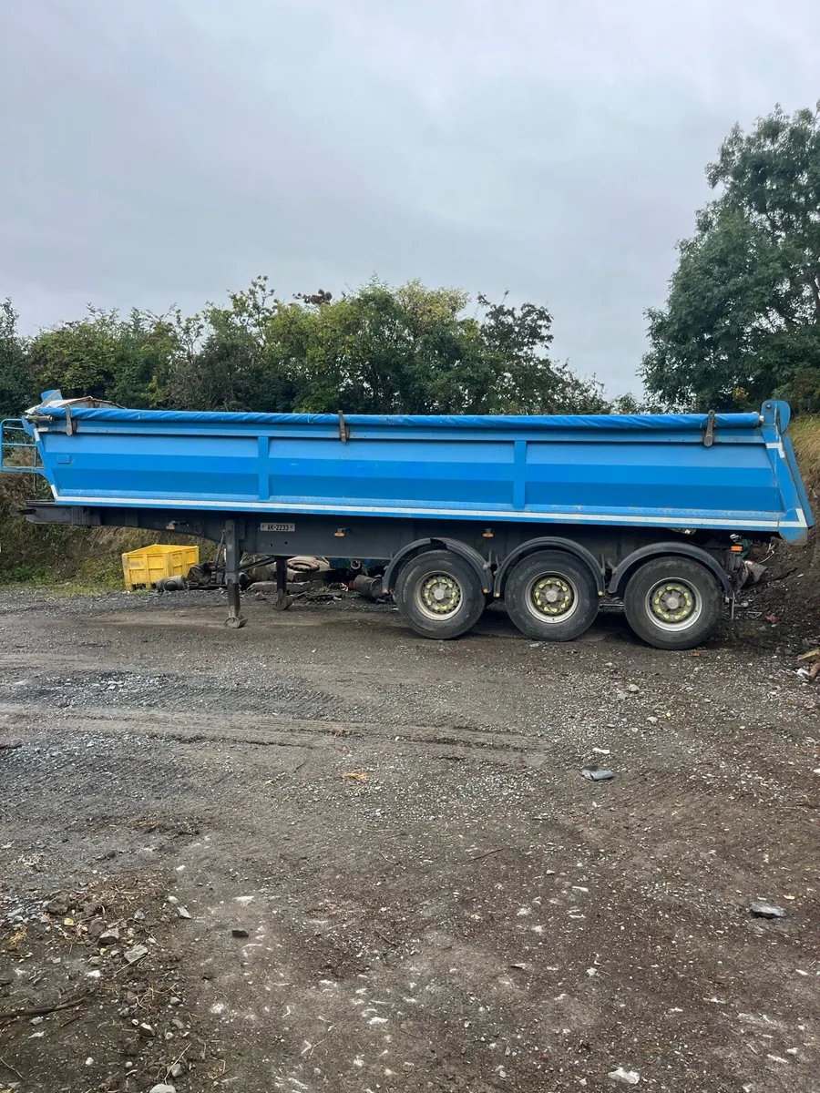 Tipping trailer - Image 1
