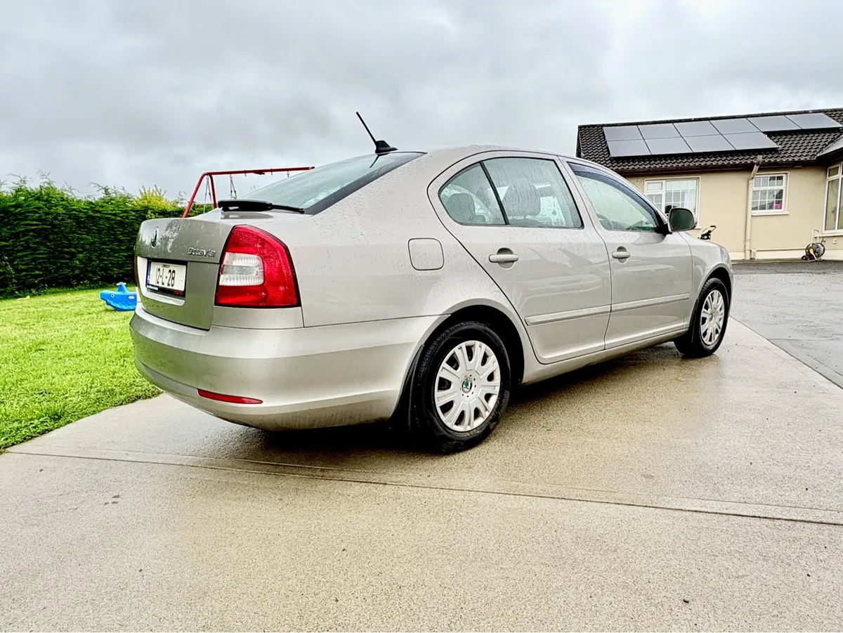 12 SKODA OCTAVIA LOW MILEAGE *NCT 02/26* - Image 2