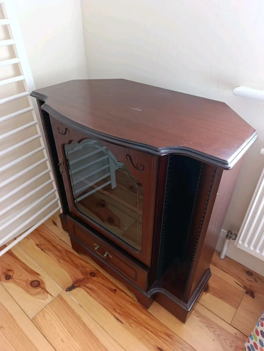 TV stand - Image 2