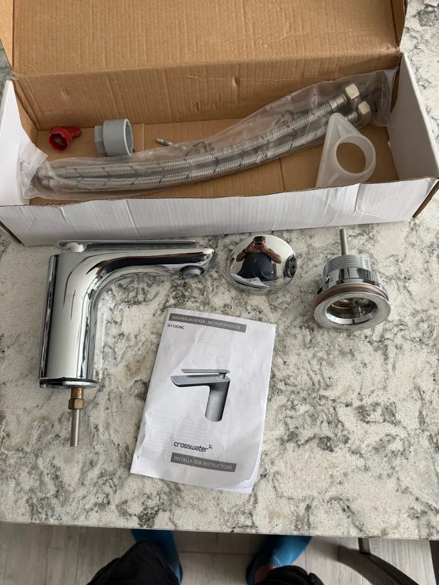 Washbasin tap and Waste