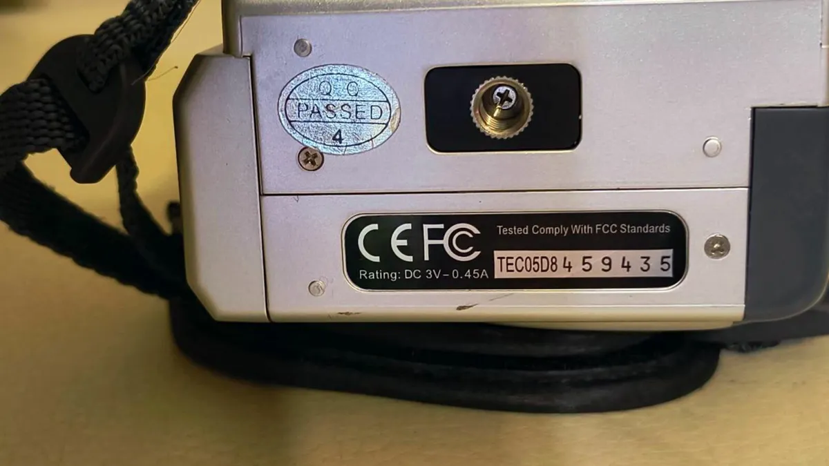 JVC digital video camera - Image 4