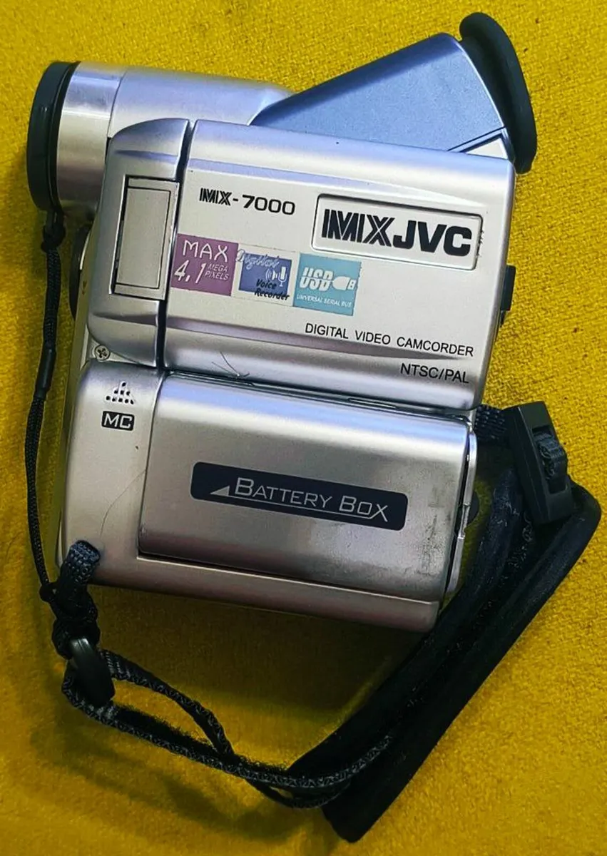 JVC digital video camera - Image 1