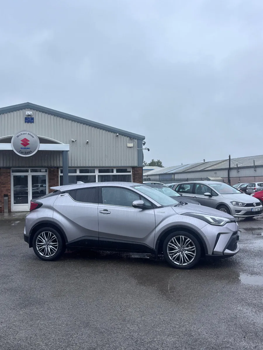 211 Toyota C-HR 1.8 Hybrid Sol - Image 2
