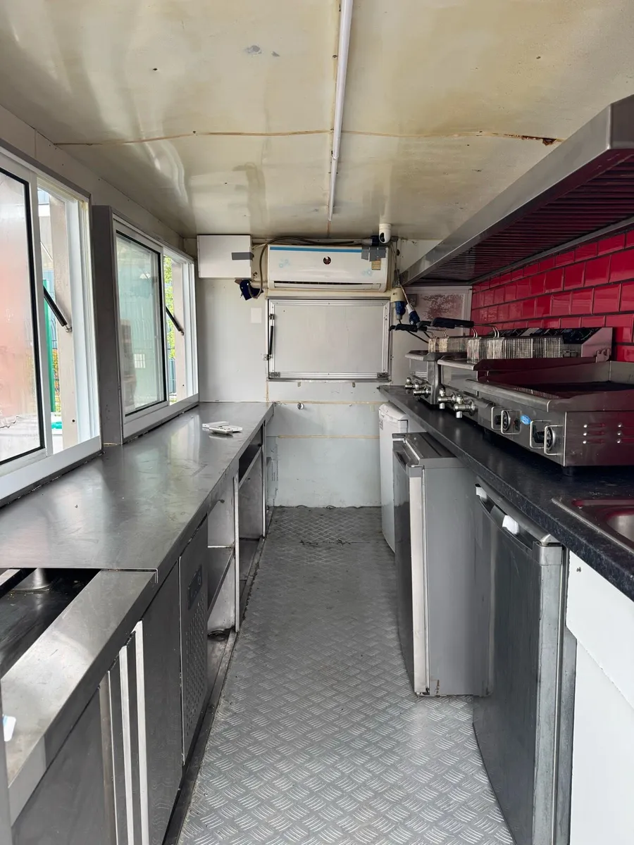Food truck / Catering trailer - Image 2