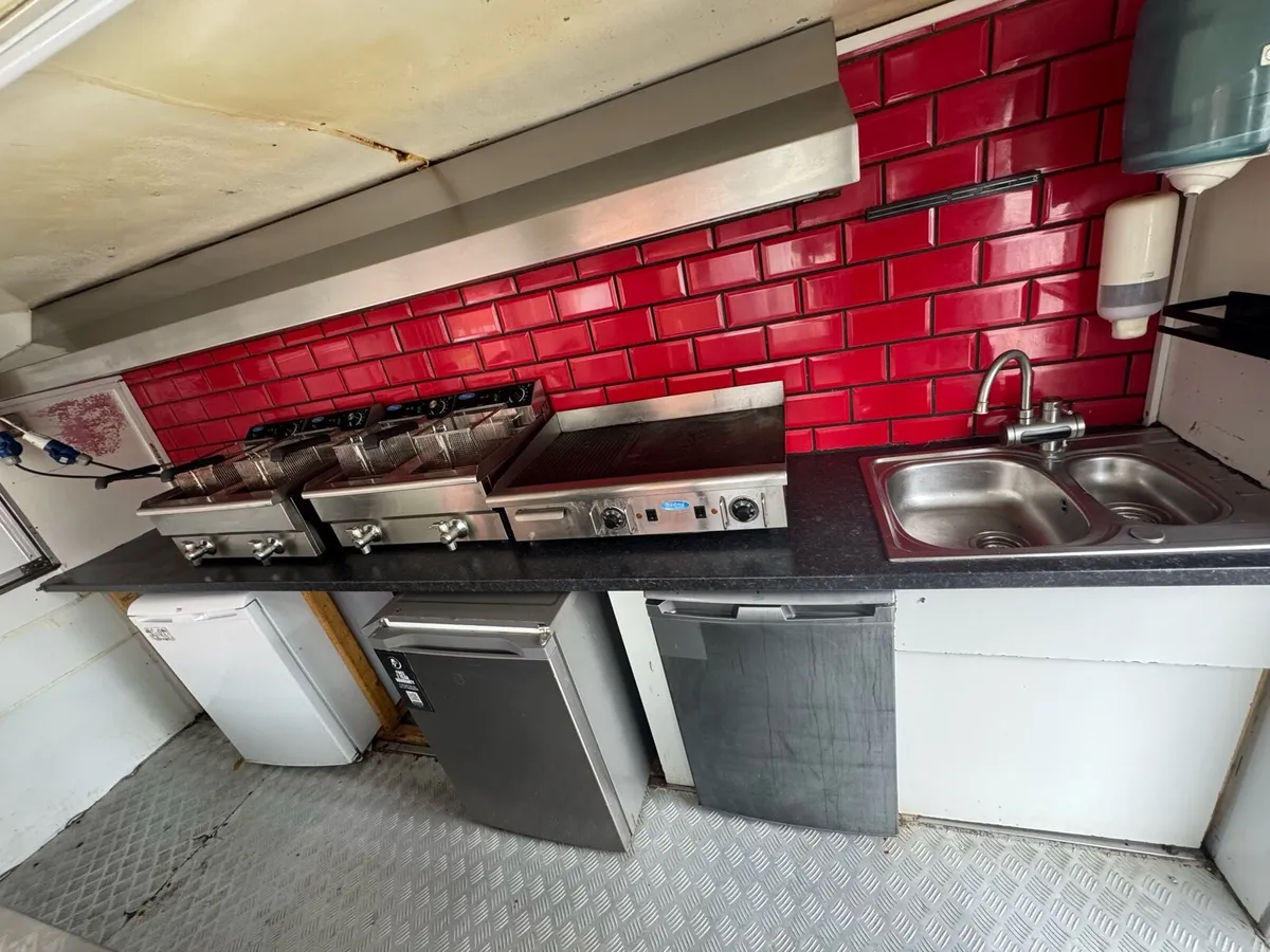 Food truck / Catering trailer - Image 3