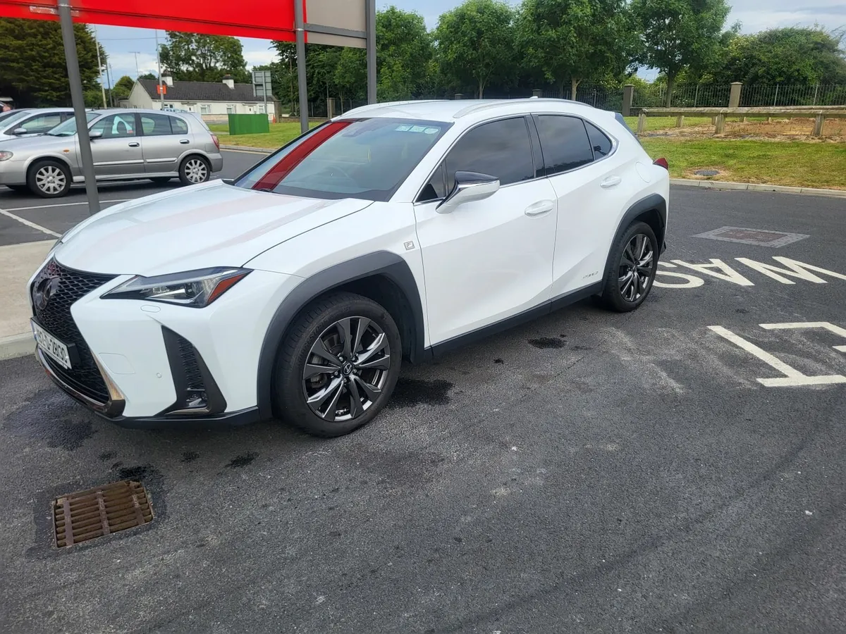 Lexus UX 250h Fsport - Image 2