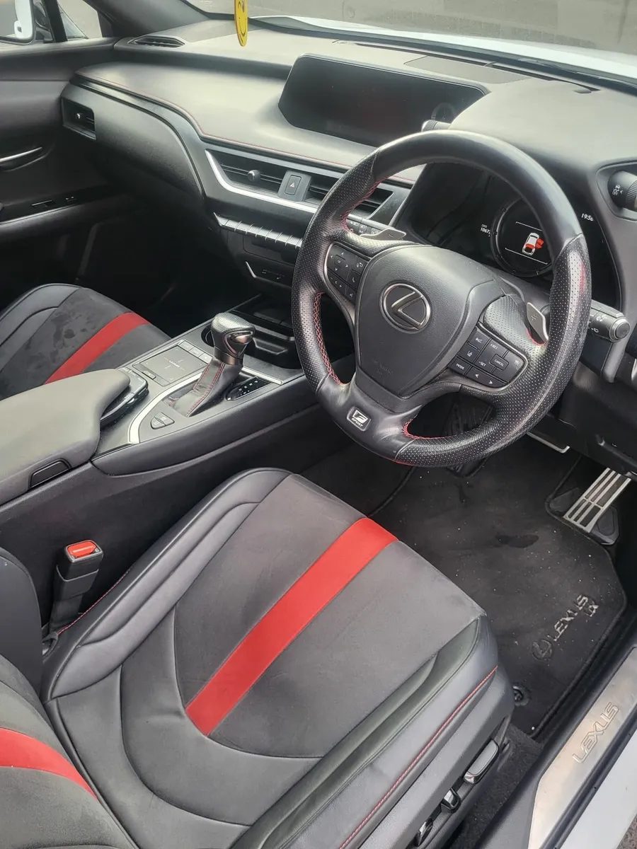 Lexus UX 250h Fsport - Image 4