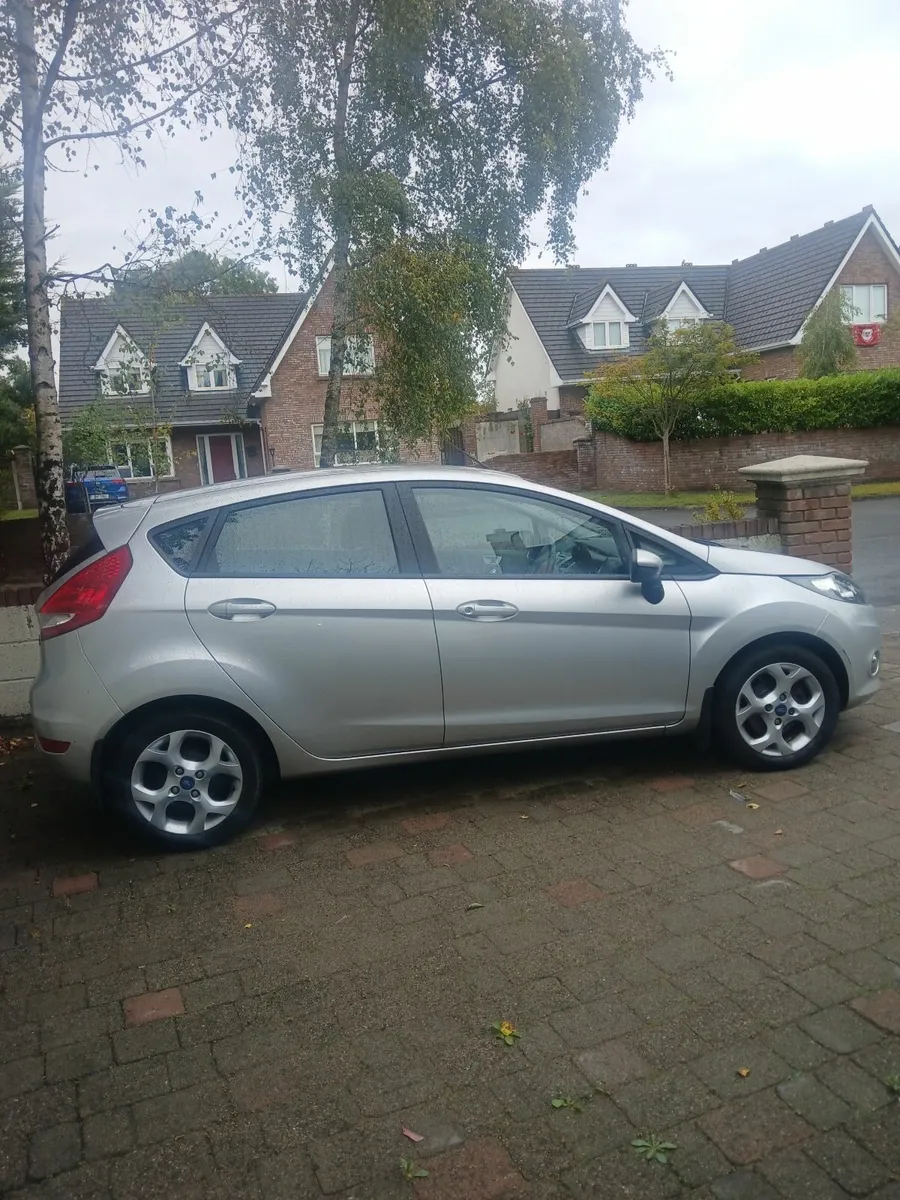 Ford Fiesta 2012 - Image 2