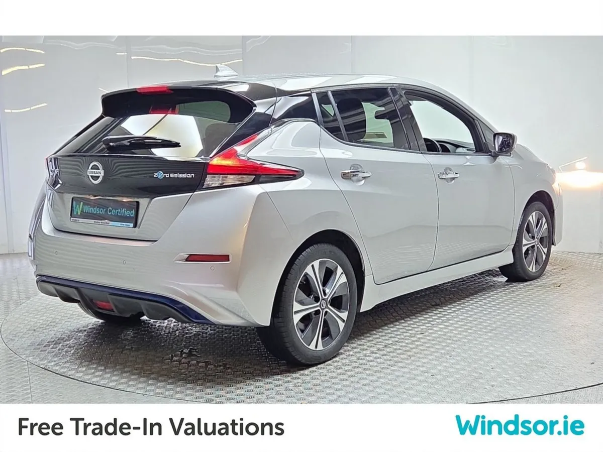 Nissan Leaf SV Premium 62 kWh  long Range - Image 3