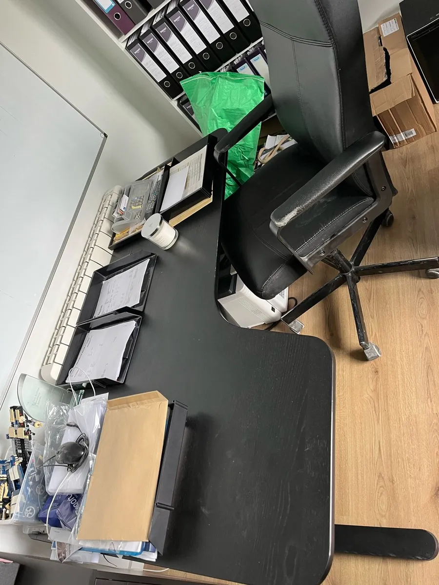 Office desks - Image 1