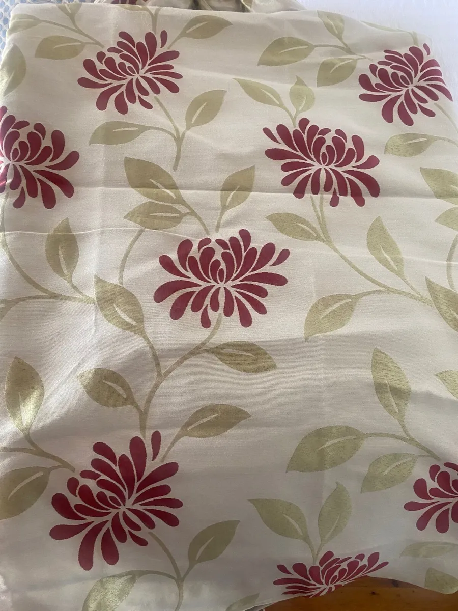 Sitting room curtains - Image 1