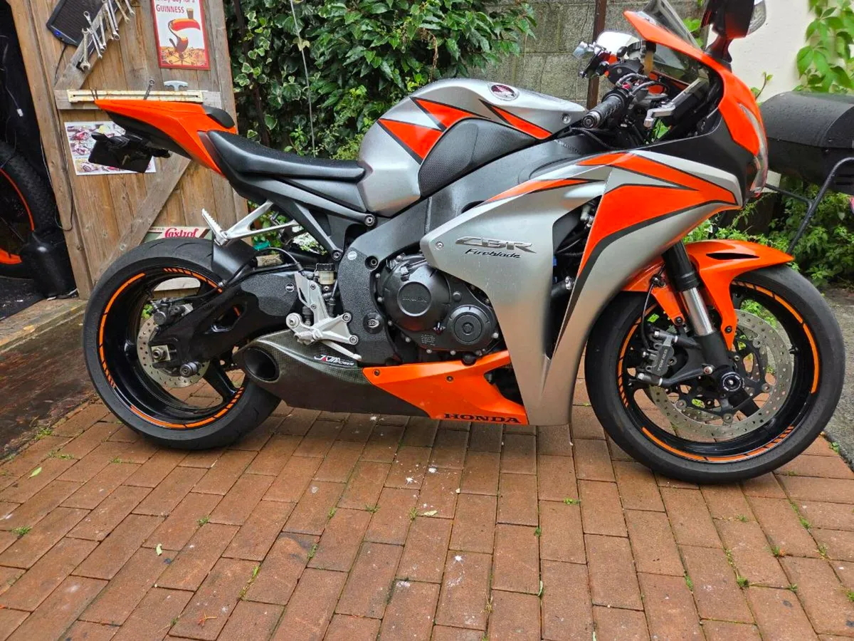 Honda fireblade 1000 - Image 1