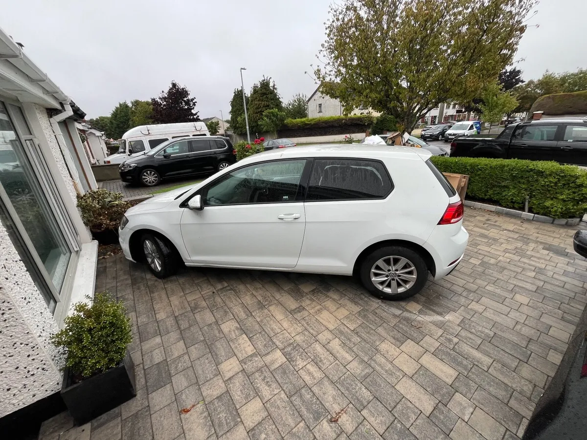 Volkswagen Golf - Image 1