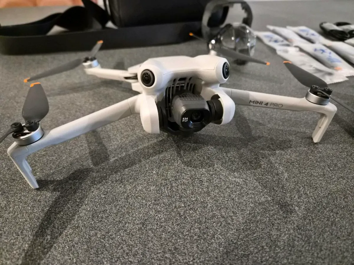 DJI MINI 4 PRO Fly More Combo - Image 2