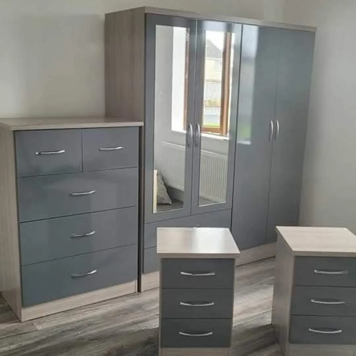 GREY GLOSS BEDROOM RANGE - Image 2