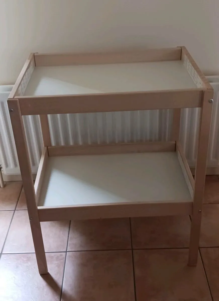 Changing table - Image 3