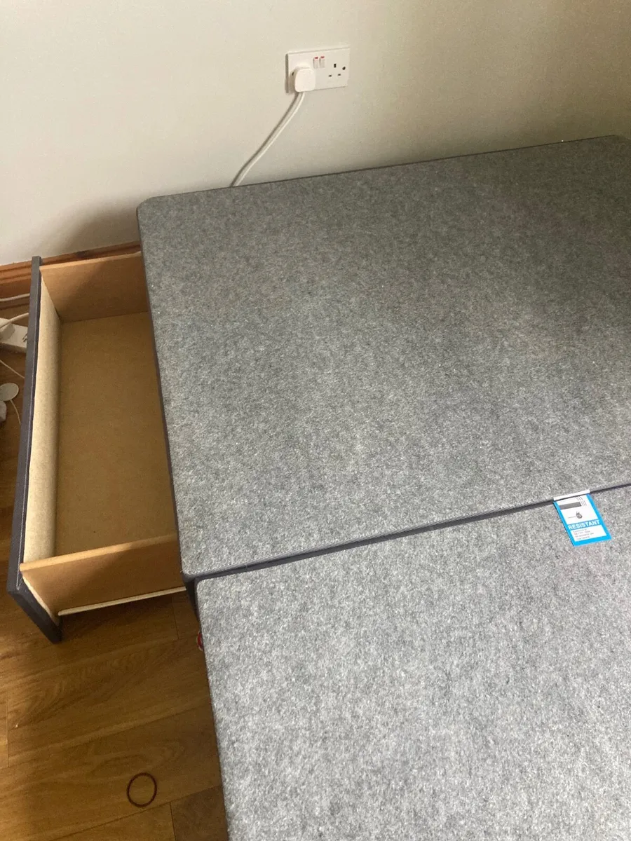 4ft Divan Bed Base.€80 ono - Image 3