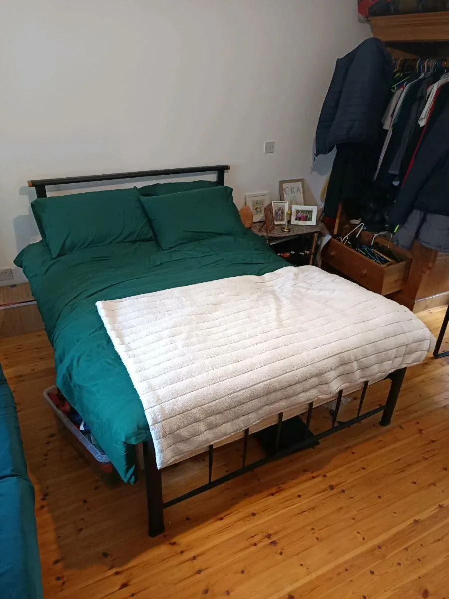 Bed - Image 3