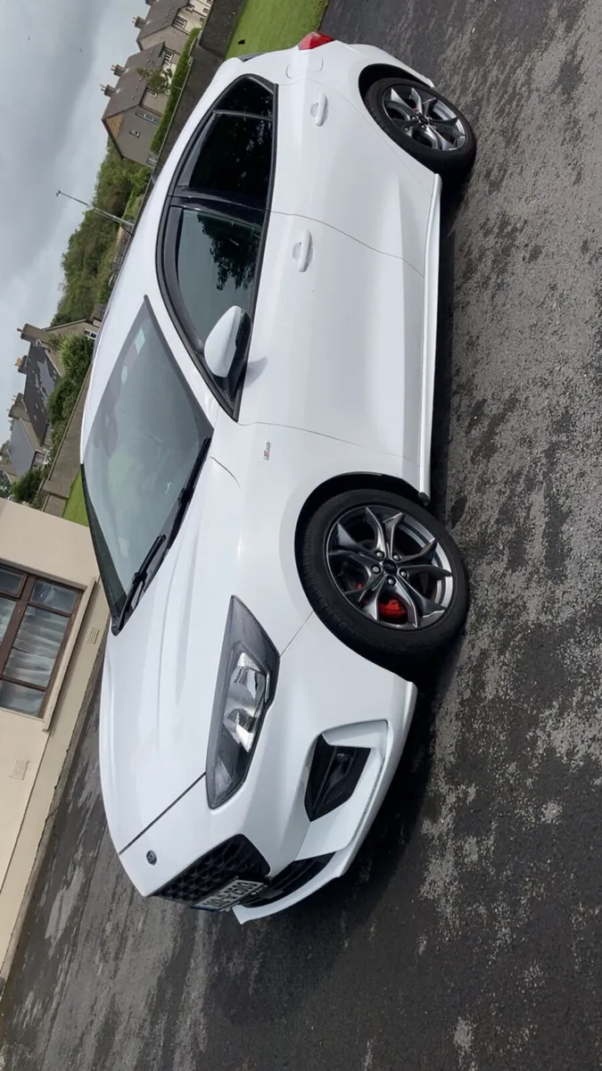 Ford FOCUS - Image 2
