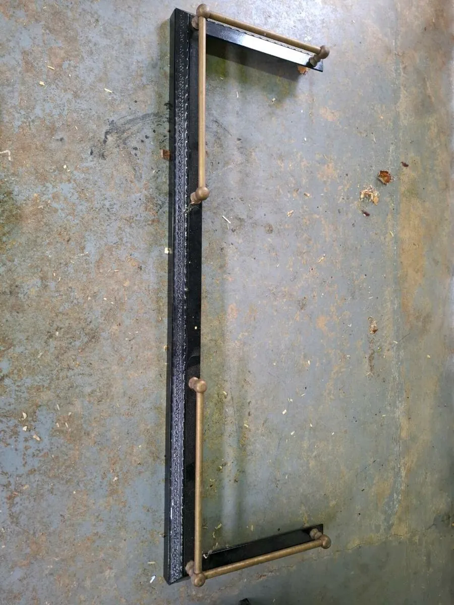 Hearth surround - Image 1