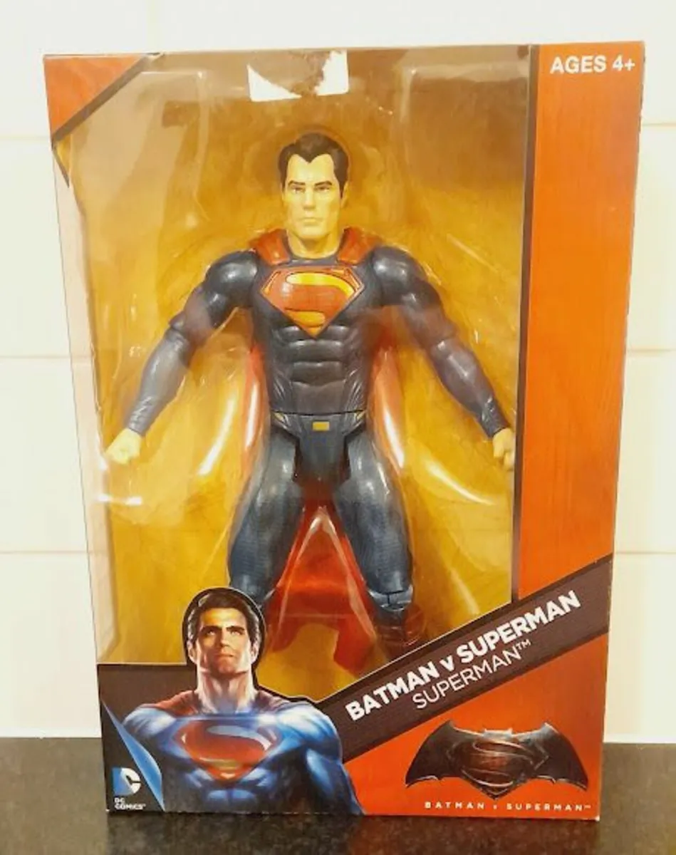 12" batman vs superman figures  (new) - Image 1