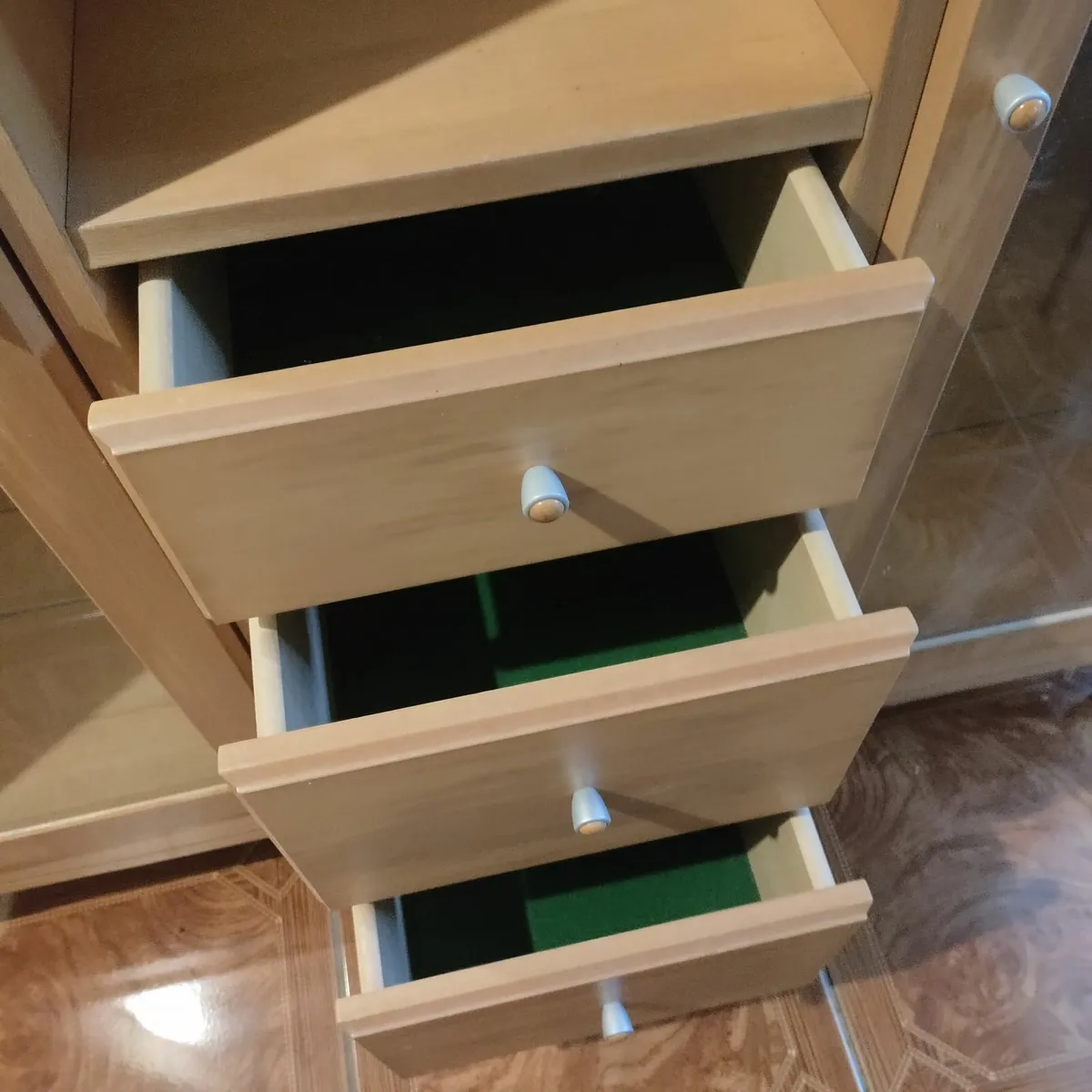 Glass cabinet - Image 2